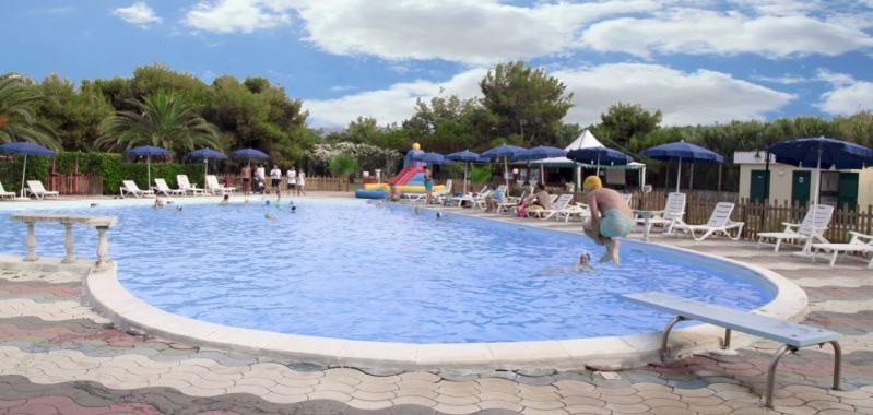 Vela Club Hotel & Appartamenti Rodi Garganico Exterior photo